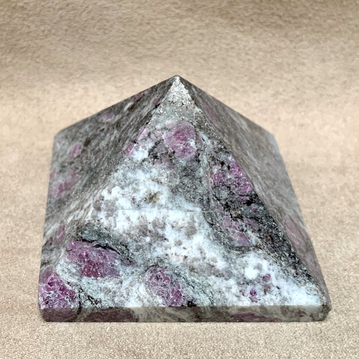 Garnet Schist Polished Pyramid