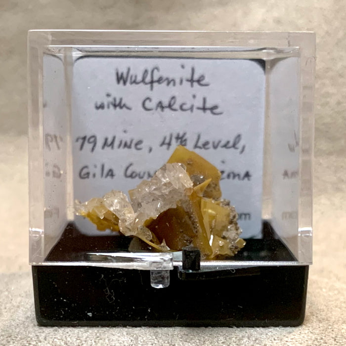 Wulfenite (Arizona)